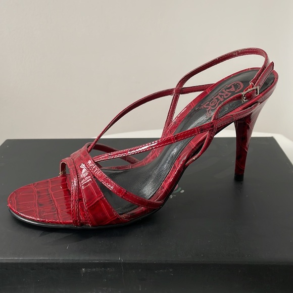 Red Croco Patent Sandals - Picture 3 of 7